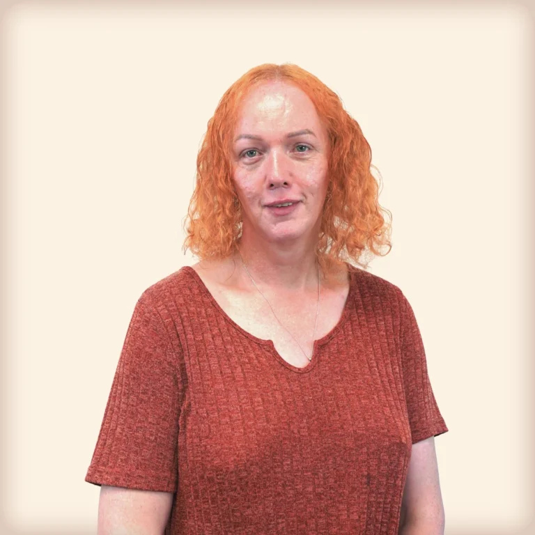 Porträtt av Kayla Mackenzie på Specialrengöringar Sverige.