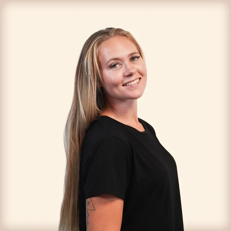 Porträtt av Melina Nilsson på Specialrengöringar Sverige.