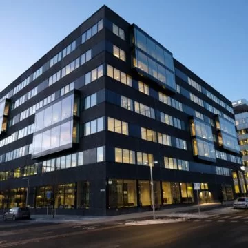 Tele2:s huvudkontor efter fasadtvätt och fasadimpregnering